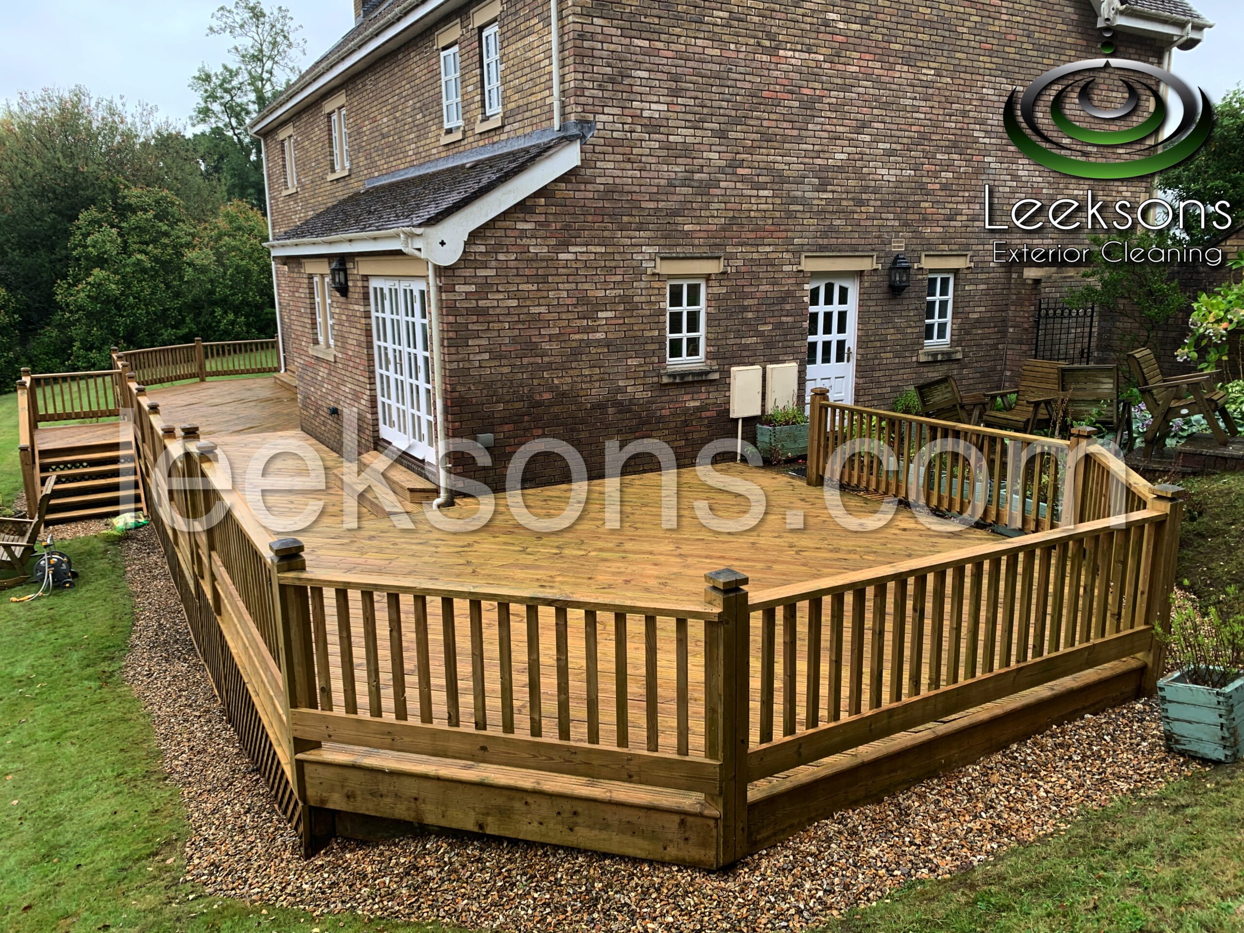 wooden decking cleaning wordwork