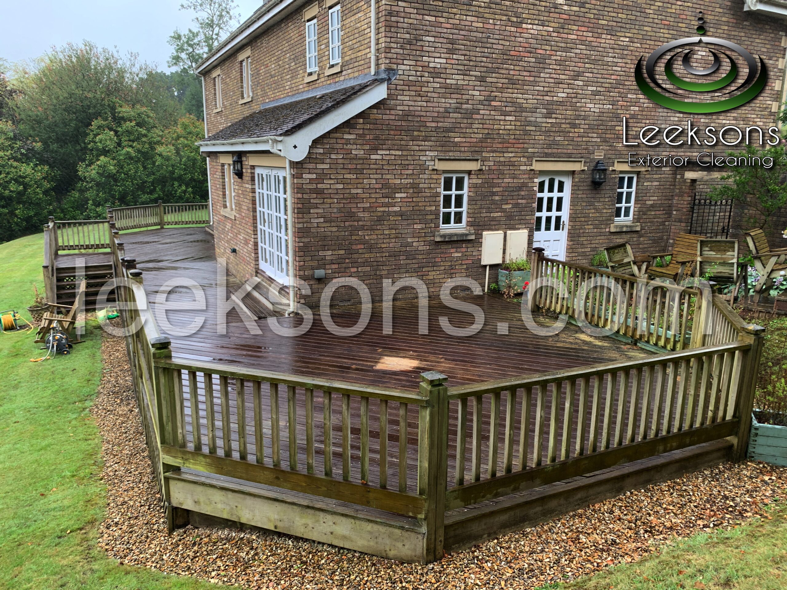 wooden decking cleaning